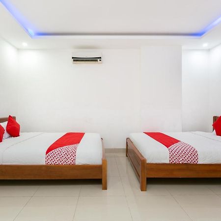 Ruby Hotel 头顿 外观 照片